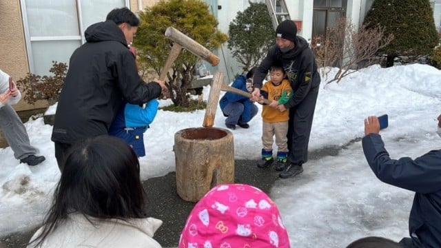 お餅つき