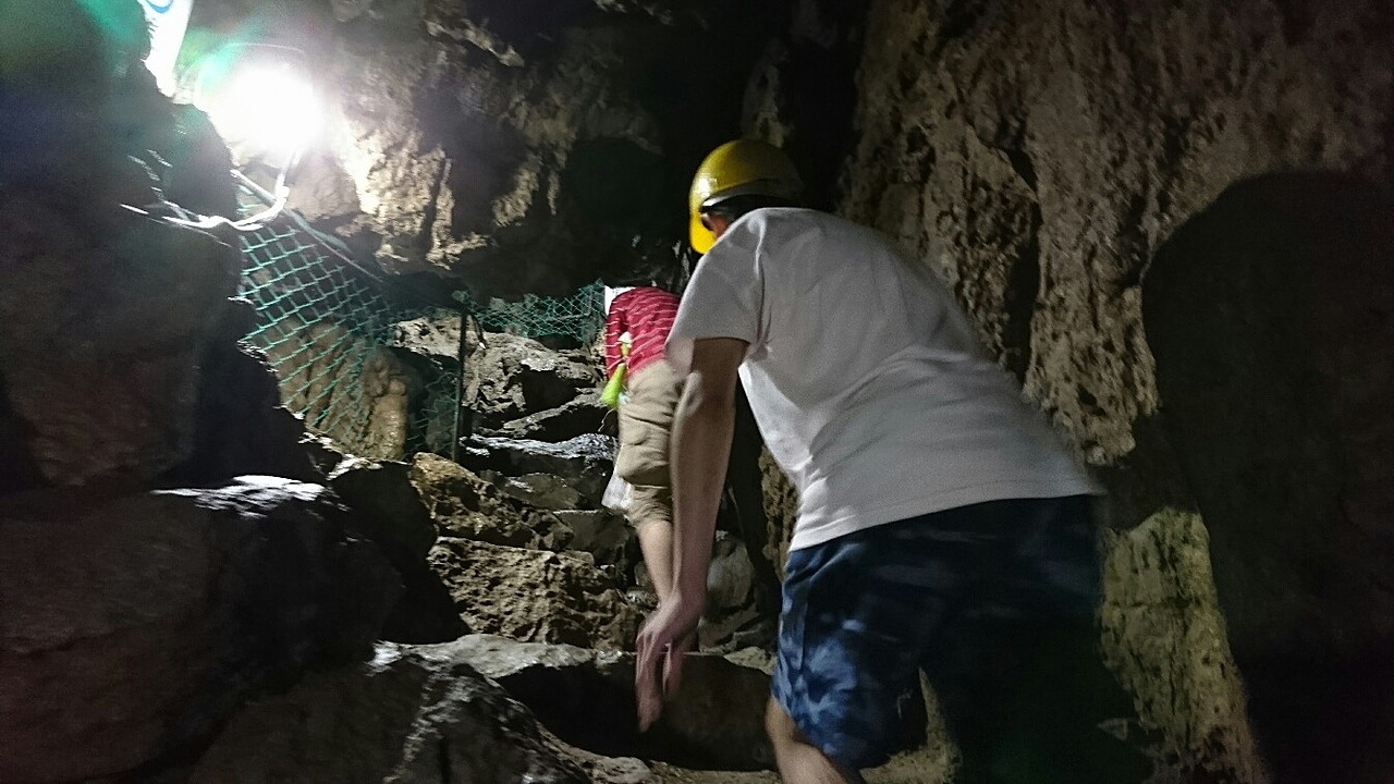 洞窟体験